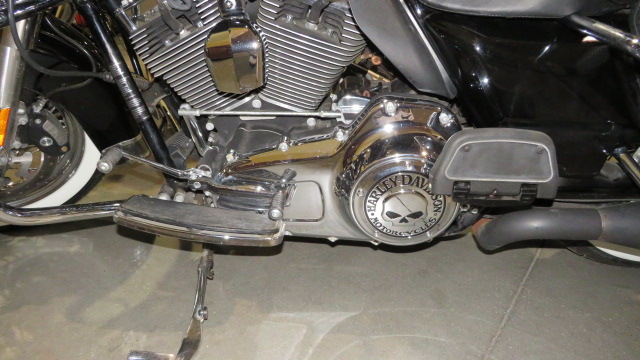 4th Image of a 2010 HARLEY DAVIDSON FLHRC