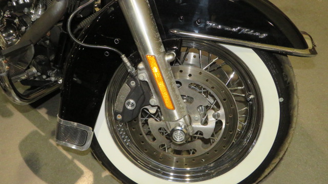 6th Image of a 2010 HARLEY DAVIDSON FLHRC