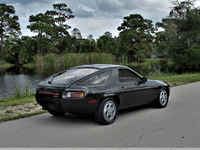 Image 5 of 13 of a 1979 PORSCHE 928