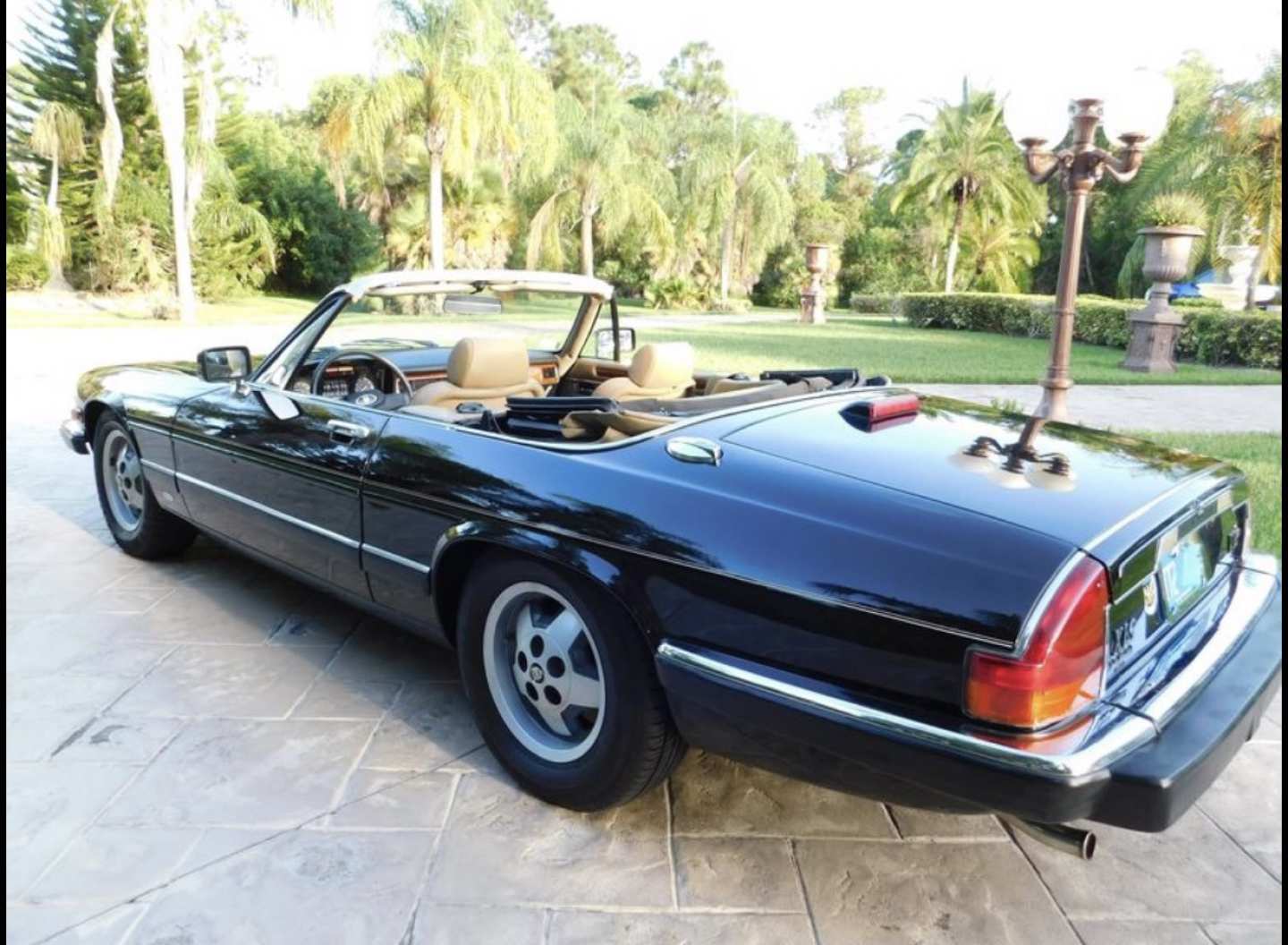 3rd Image of a 1988 JAGUAR XJS