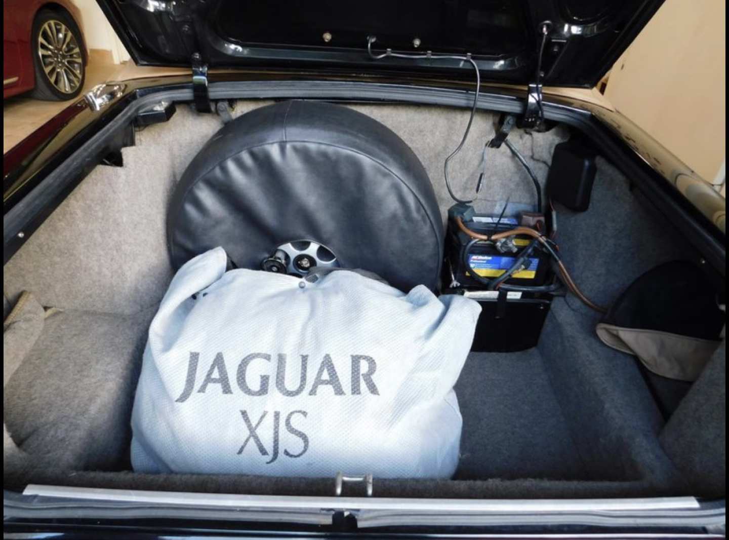 11th Image of a 1988 JAGUAR XJS