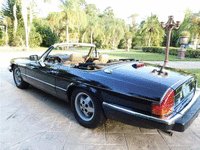 Image 4 of 21 of a 1988 JAGUAR XJS