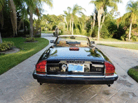 Image 13 of 21 of a 1988 JAGUAR XJS