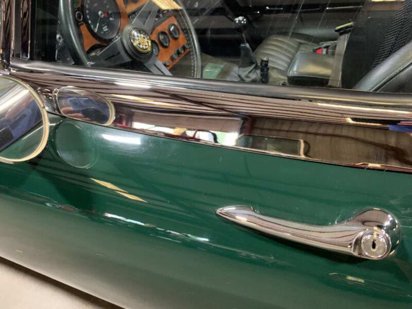 3rd Image of a 1970 JAGUAR XK