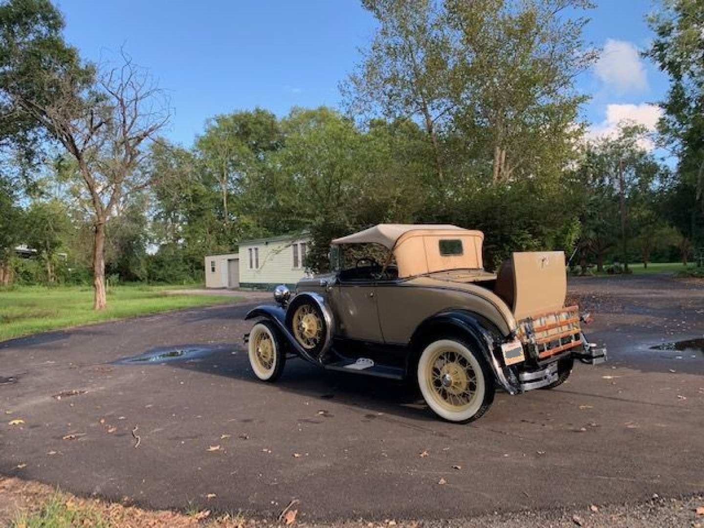 2nd Image of a 1930 FORD ROADSTER