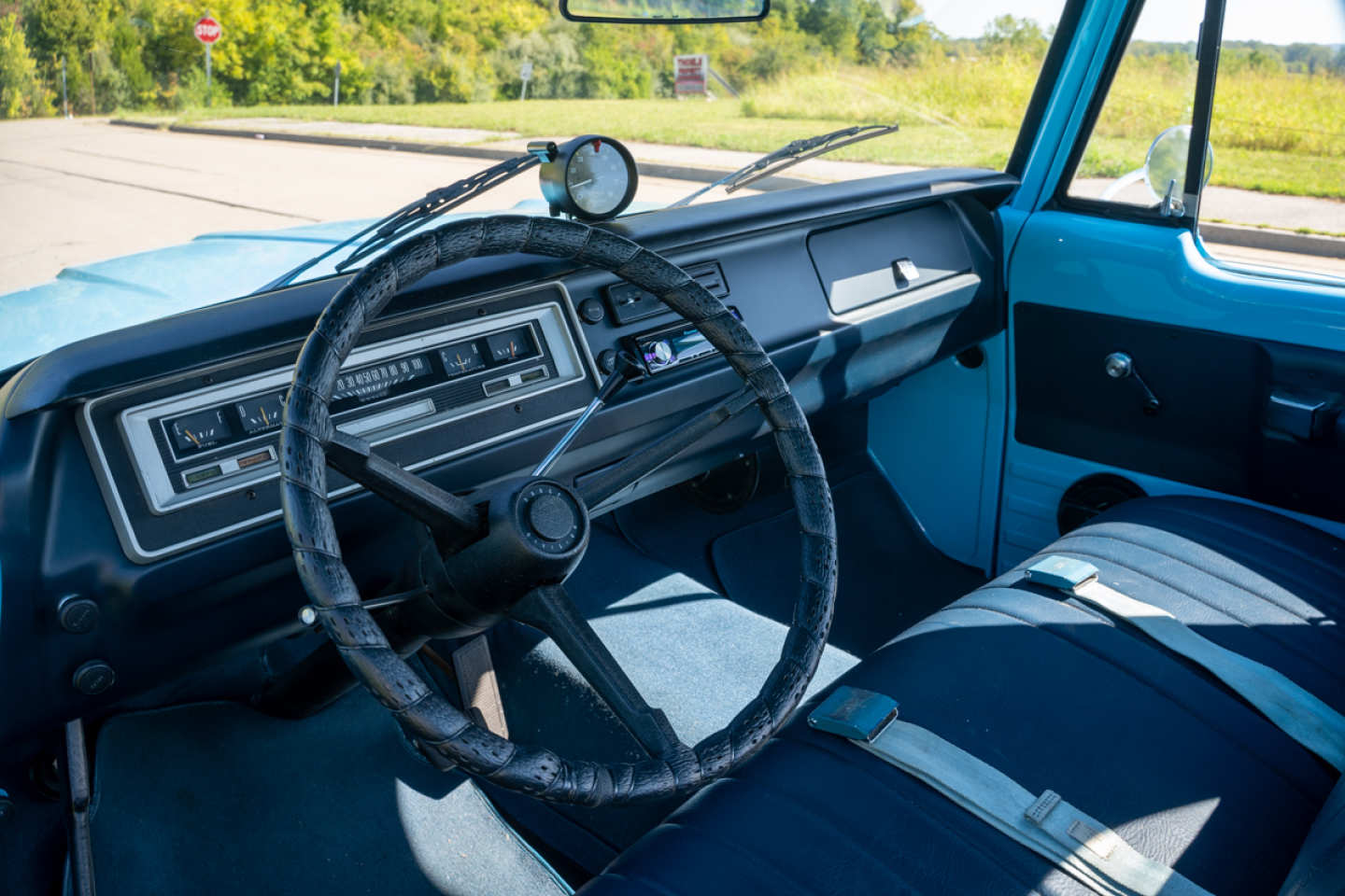 2nd Image of a 1970 DODGE D100