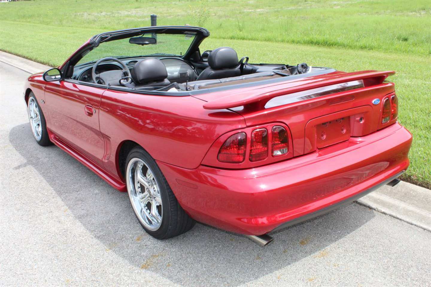 3rd Image of a 1996 FORD MUSTANG GT