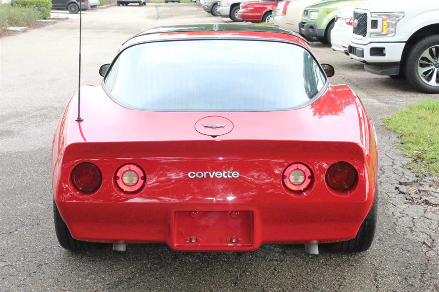 3rd Image of a 1982 CHEVROLET CORVETTE