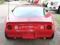 Image 4 of 17 of a 1982 CHEVROLET CORVETTE