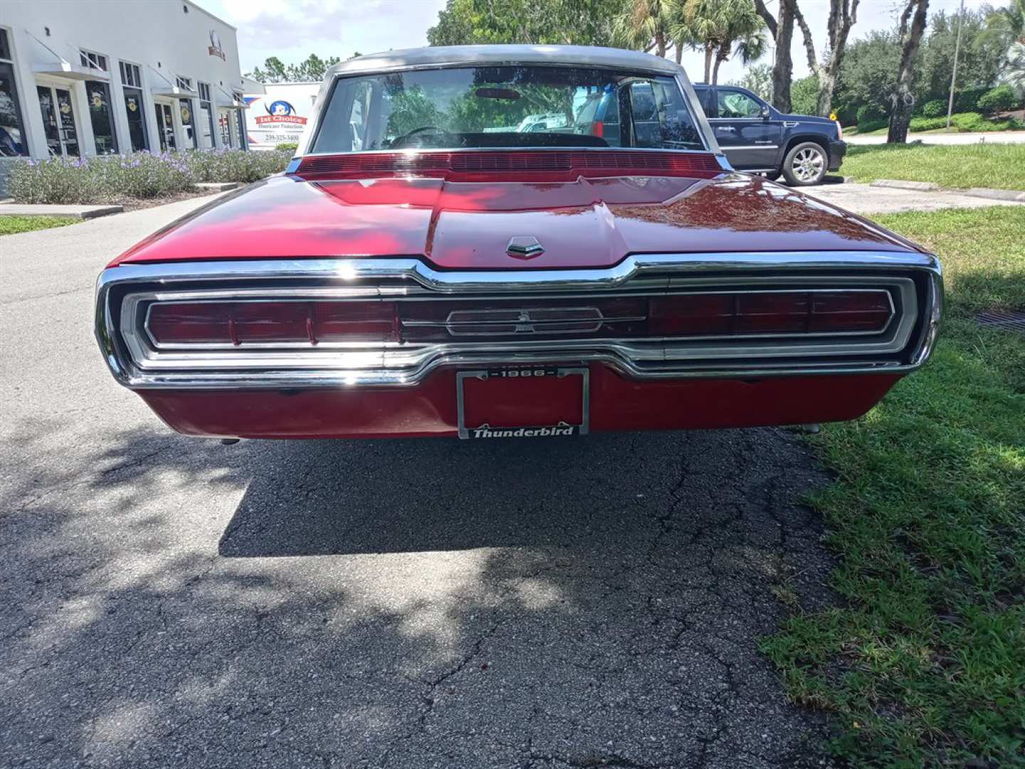 3rd Image of a 1966 FORD THUNDERBIRD