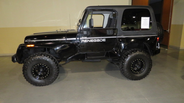 2nd Image of a 1991 JEEP WRANGLER RENEGADE