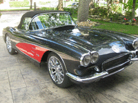 Image 4 of 15 of a 1960 CHEVROLET CORVETTE