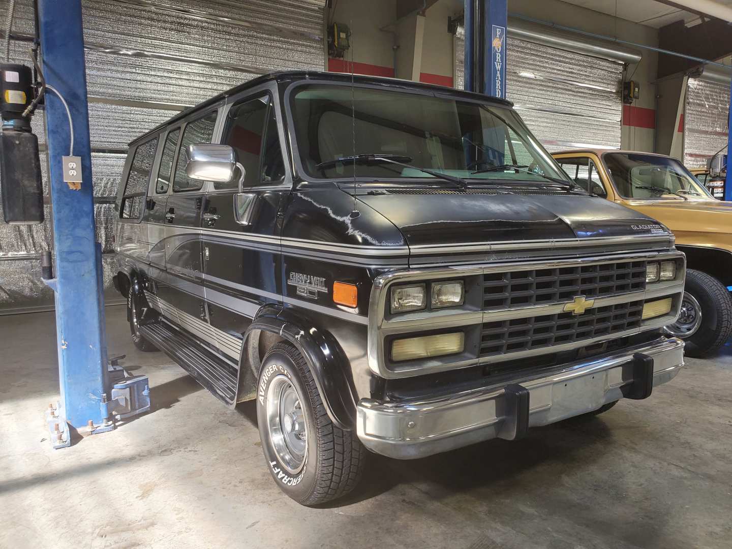 1st Image of a 1995 CHEVROLET G20 2500