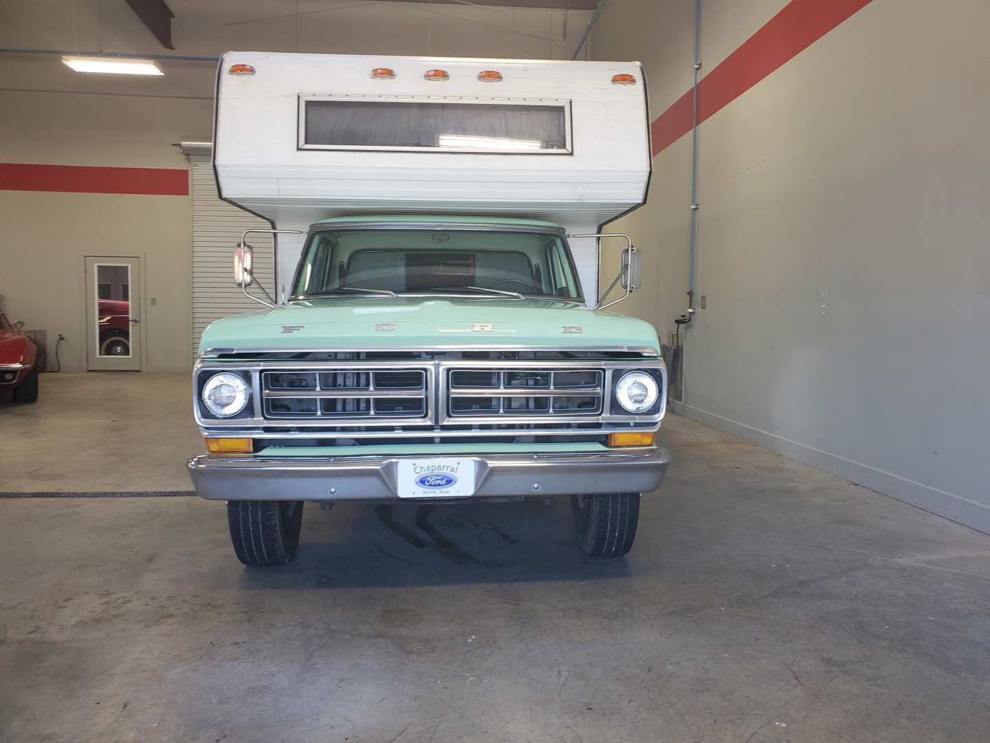 2nd Image of a 1971 FORD TRUCK F350