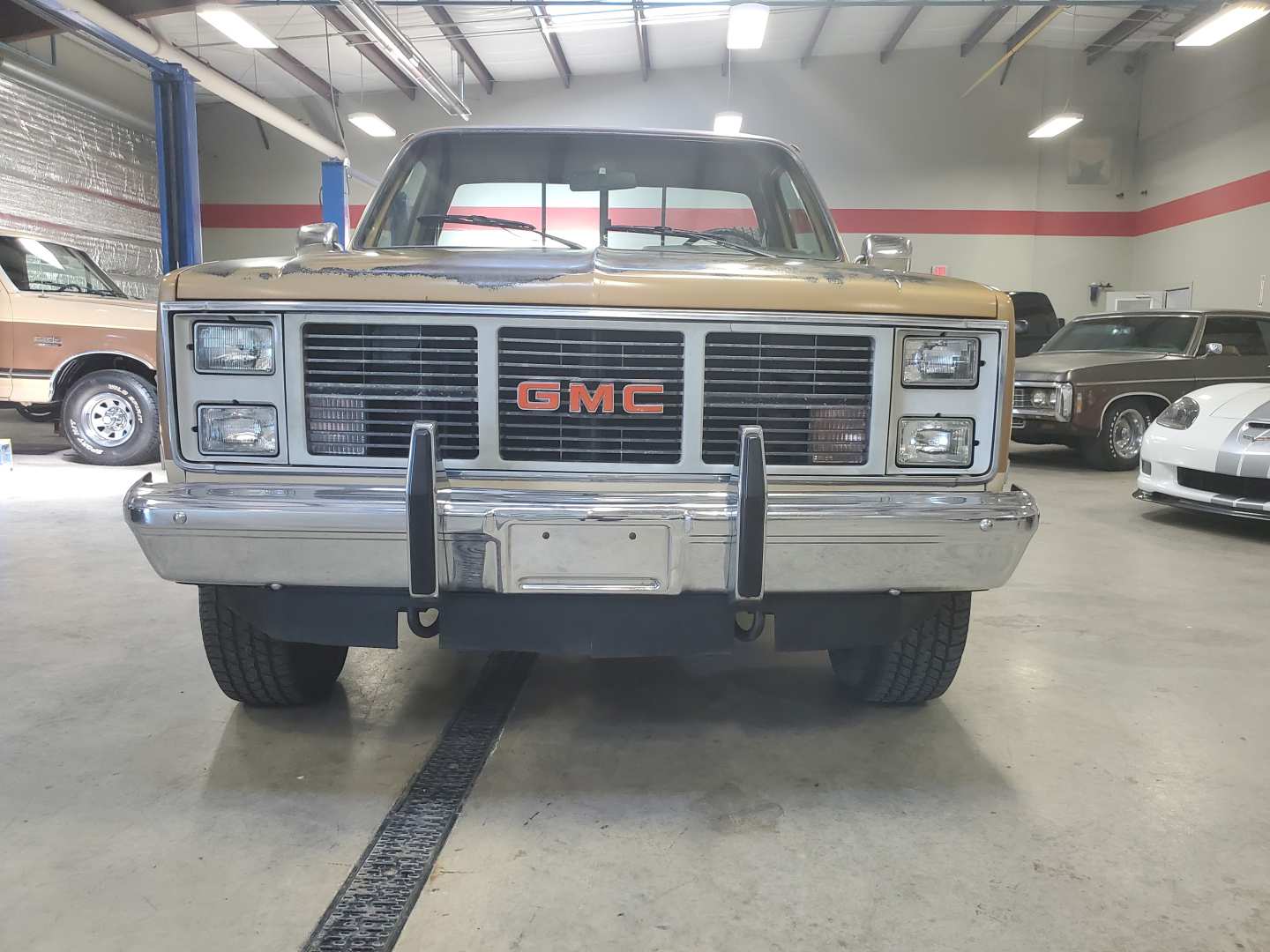 2nd Image of a 1985 GMC K1500