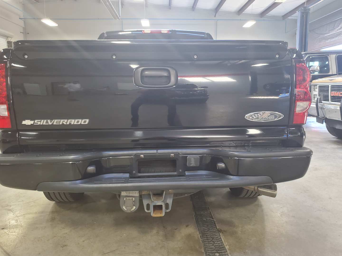 3rd Image of a 2005 CHEVROLET SILVERADO 1500