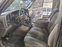 Image 8 of 18 of a 2005 CHEVROLET SILVERADO 1500