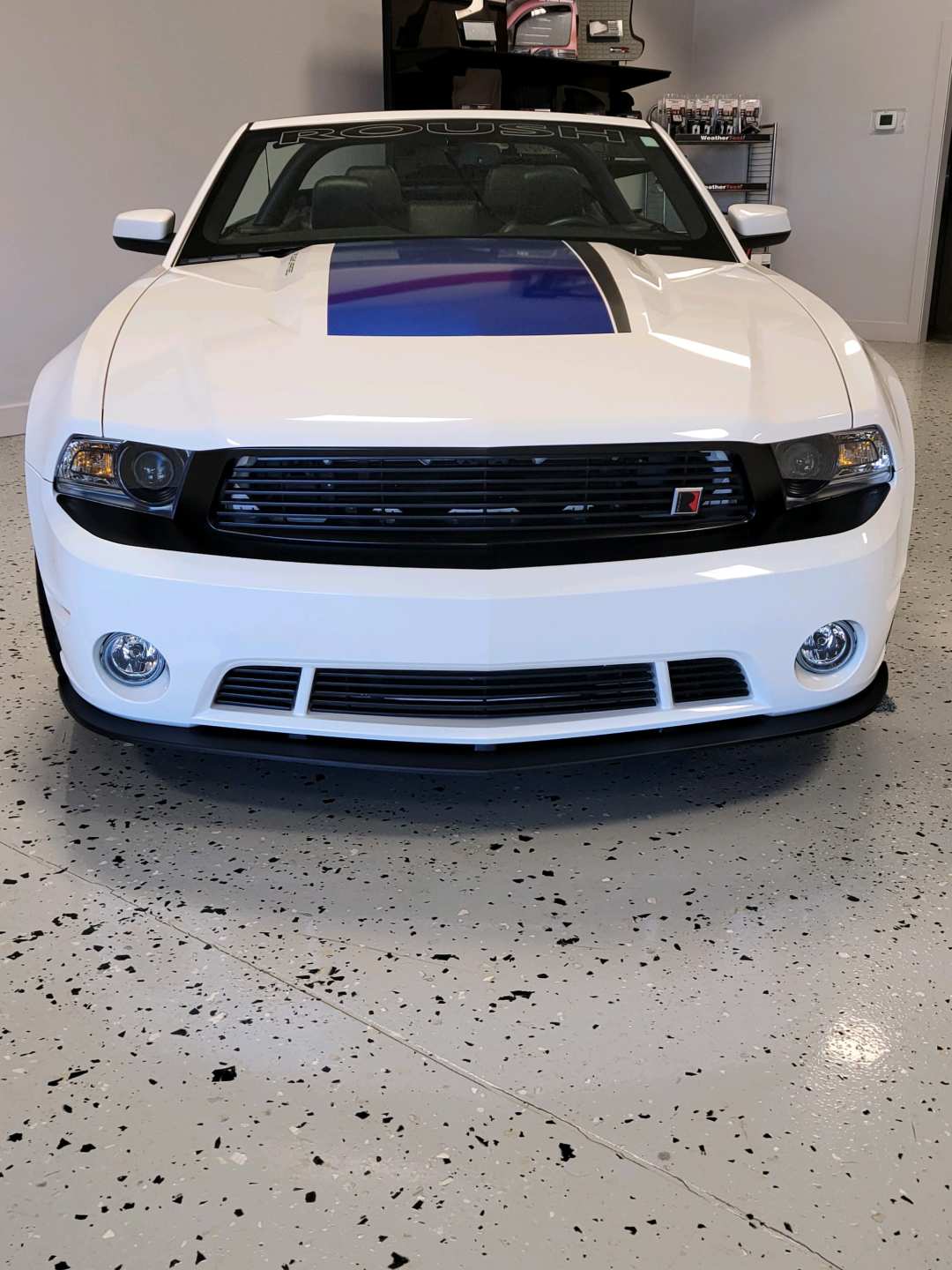 2nd Image of a 2012 FORD MUSTANG