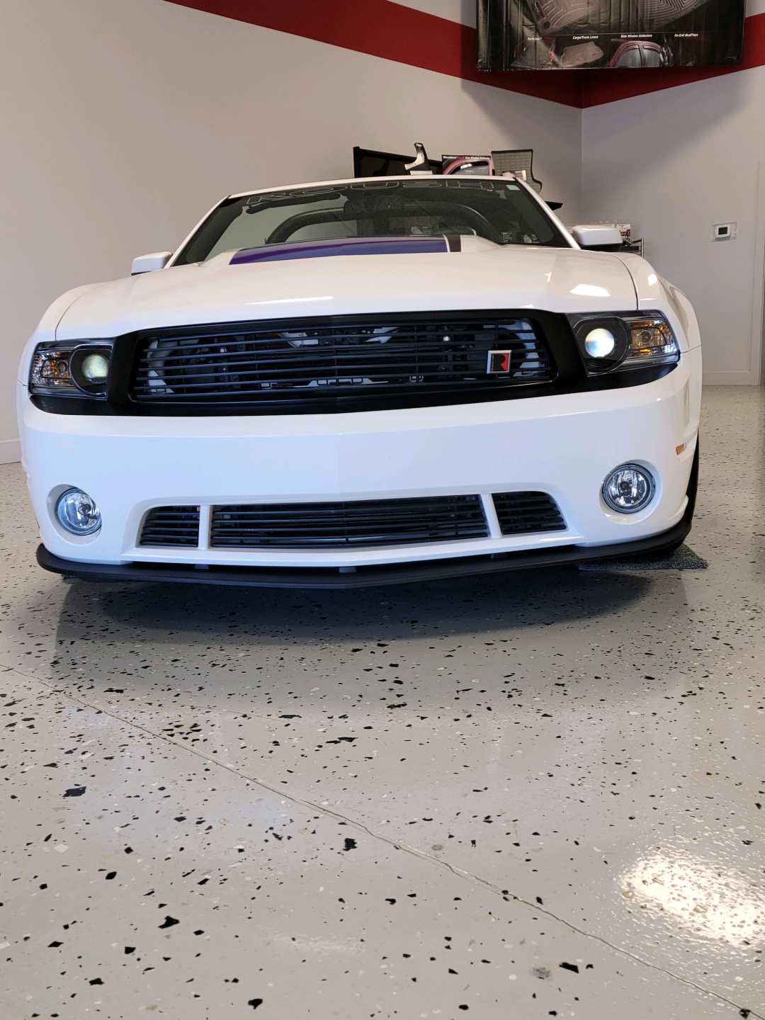 3rd Image of a 2012 FORD MUSTANG