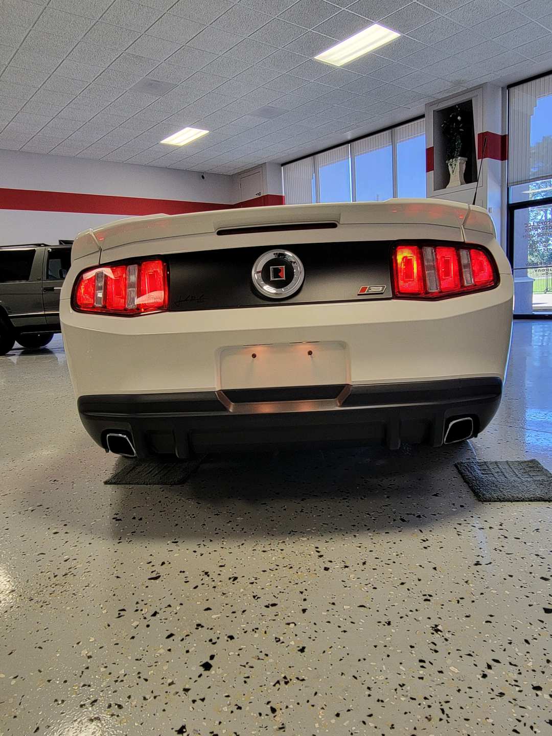 4th Image of a 2012 FORD MUSTANG