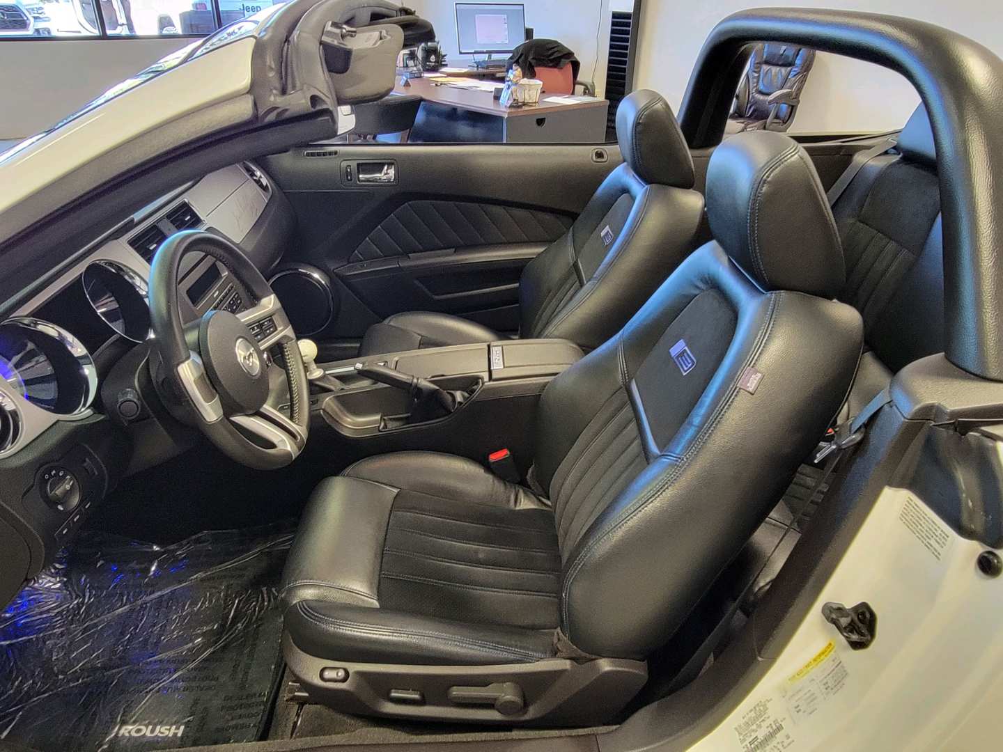 7th Image of a 2012 FORD MUSTANG