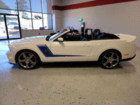 Image 6 of 23 of a 2012 FORD MUSTANG