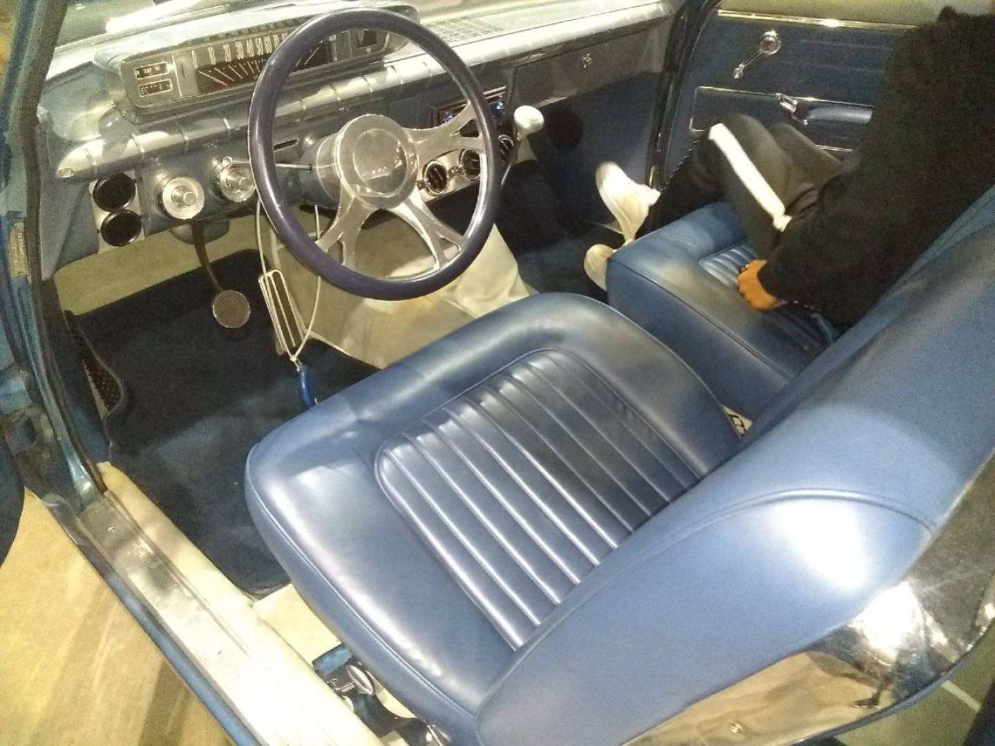 2nd Image of a 1962 OLDSMOBILE CUTLASS F85