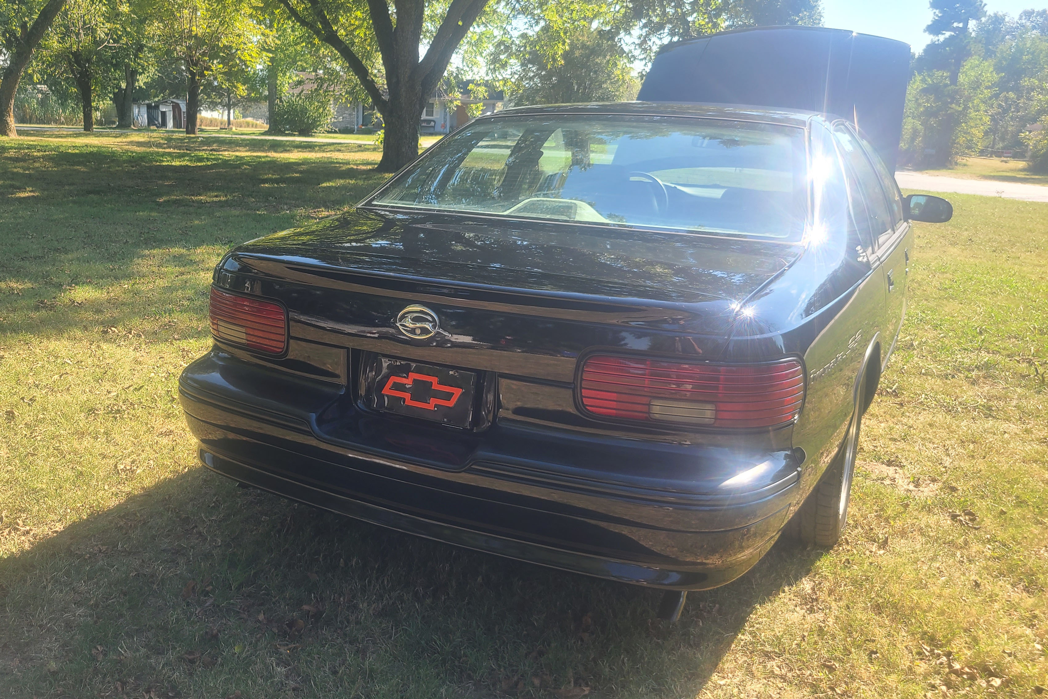 2nd Image of a 1995 CHEVROLET IMPALA SS