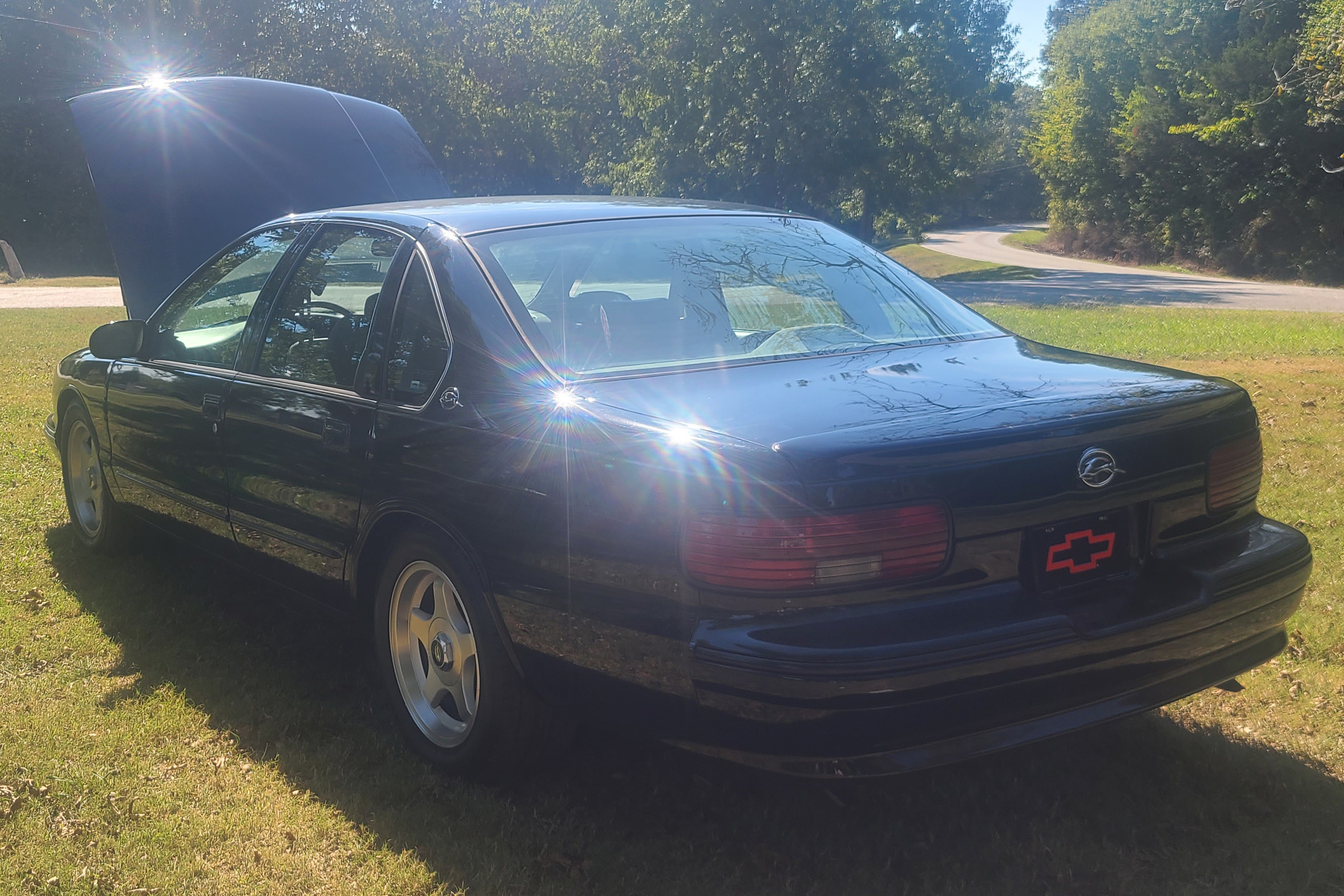 3rd Image of a 1995 CHEVROLET IMPALA SS