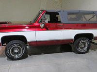 Image 3 of 13 of a 1988 CHEVROLET BLAZER V10