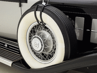 Image 17 of 21 of a 1930 CADILLAC V16 LIMOUSINE