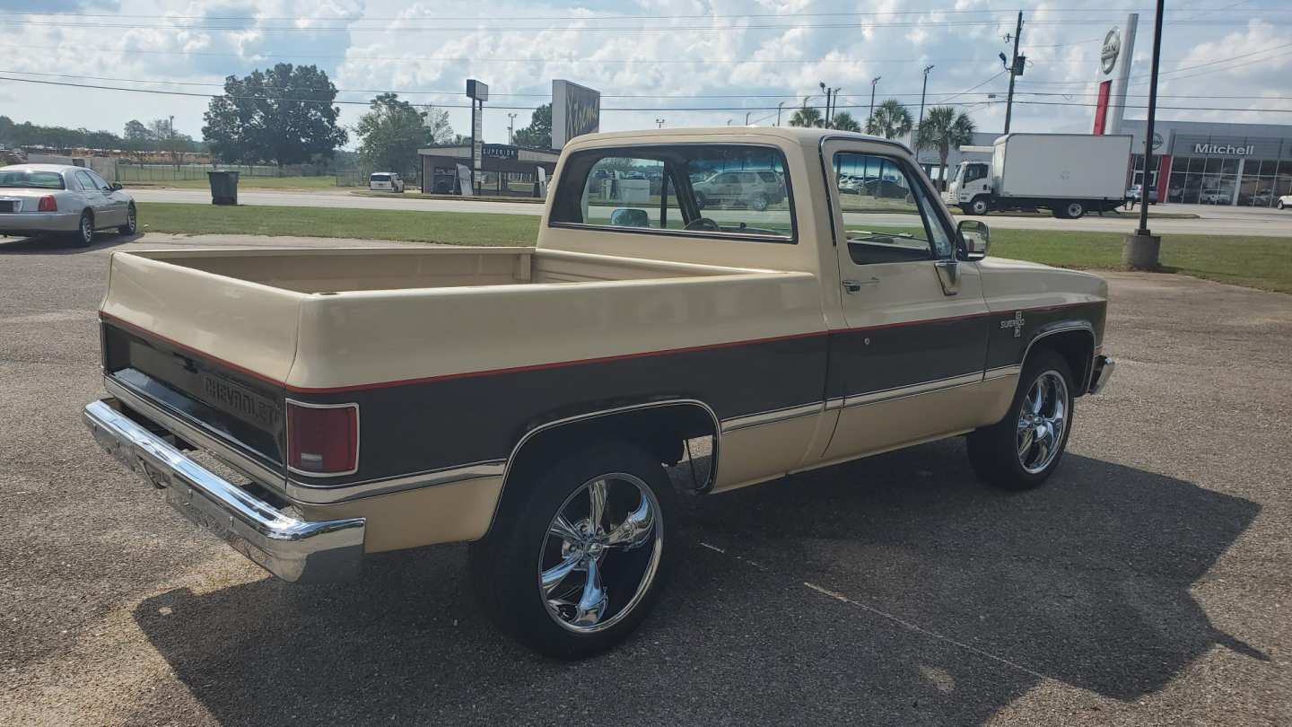 2nd Image of a 1986 CHEVROLET C10