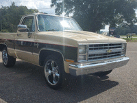 Image 2 of 11 of a 1986 CHEVROLET C10