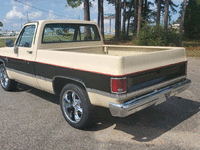 Image 4 of 11 of a 1986 CHEVROLET C10