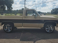 Image 6 of 11 of a 1986 CHEVROLET C10
