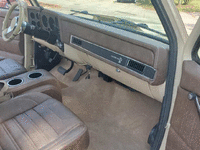 Image 10 of 11 of a 1986 CHEVROLET C10