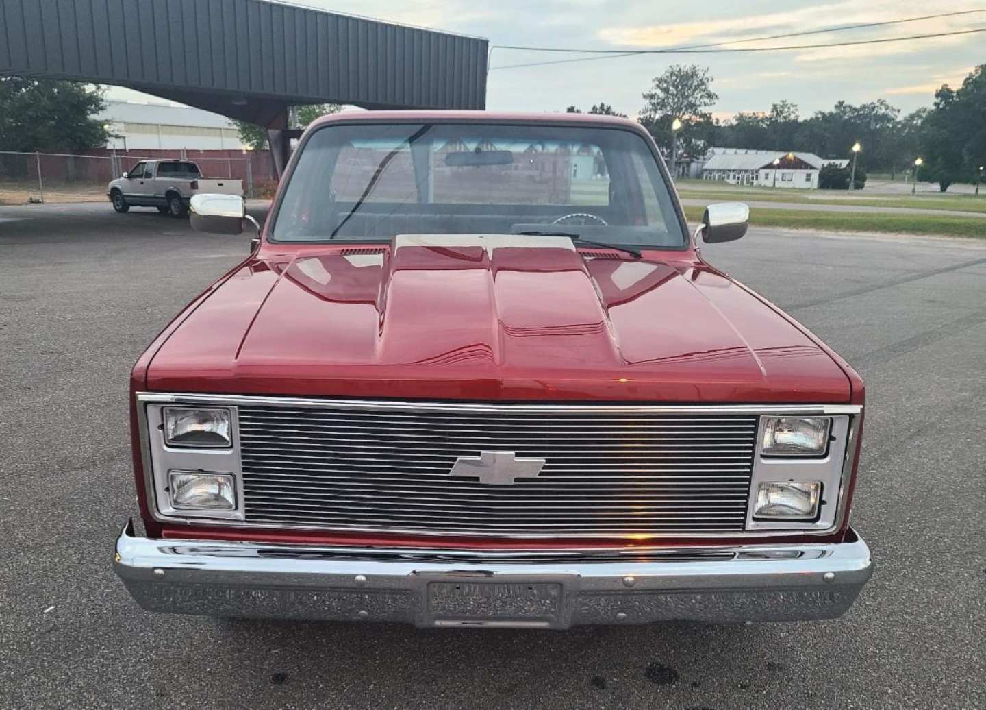 2nd Image of a 1985 CHEVROLET C10