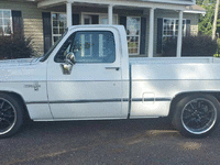 Image 8 of 12 of a 1982 CHEVROLET C10