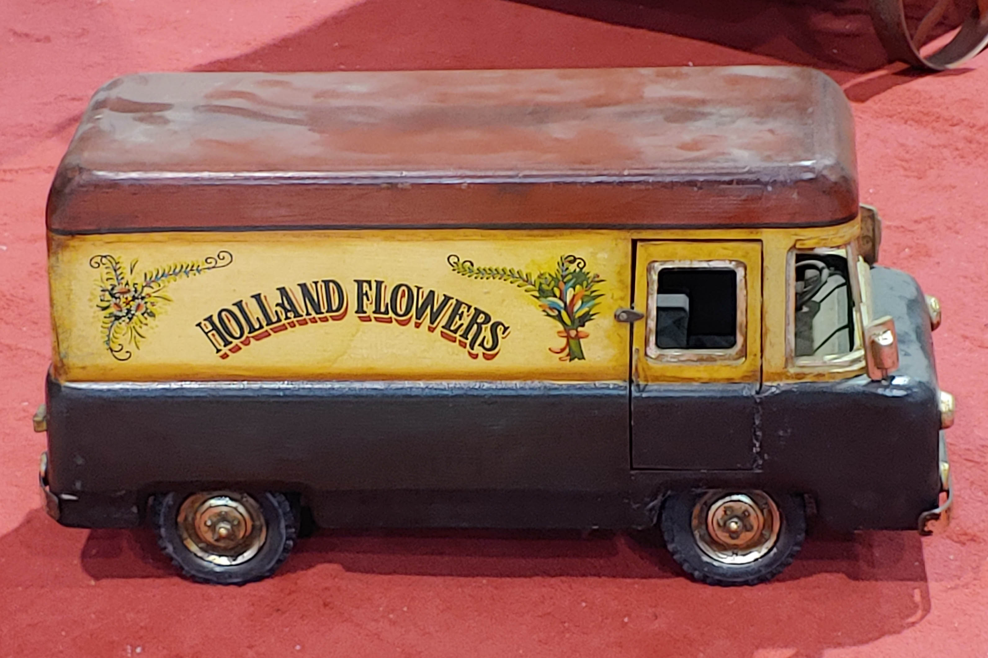 0th Image of a N/A HOLLAND FLOWERS TOY TRUCK