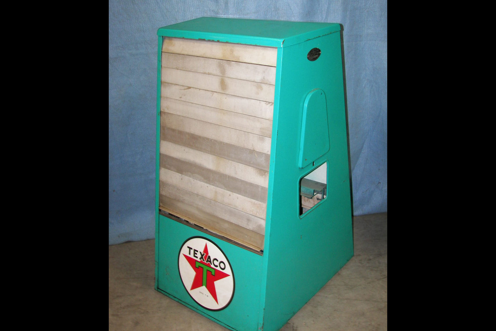 0th Image of a N/A TEXACO OIL DISPLAY SERVICE CABINET