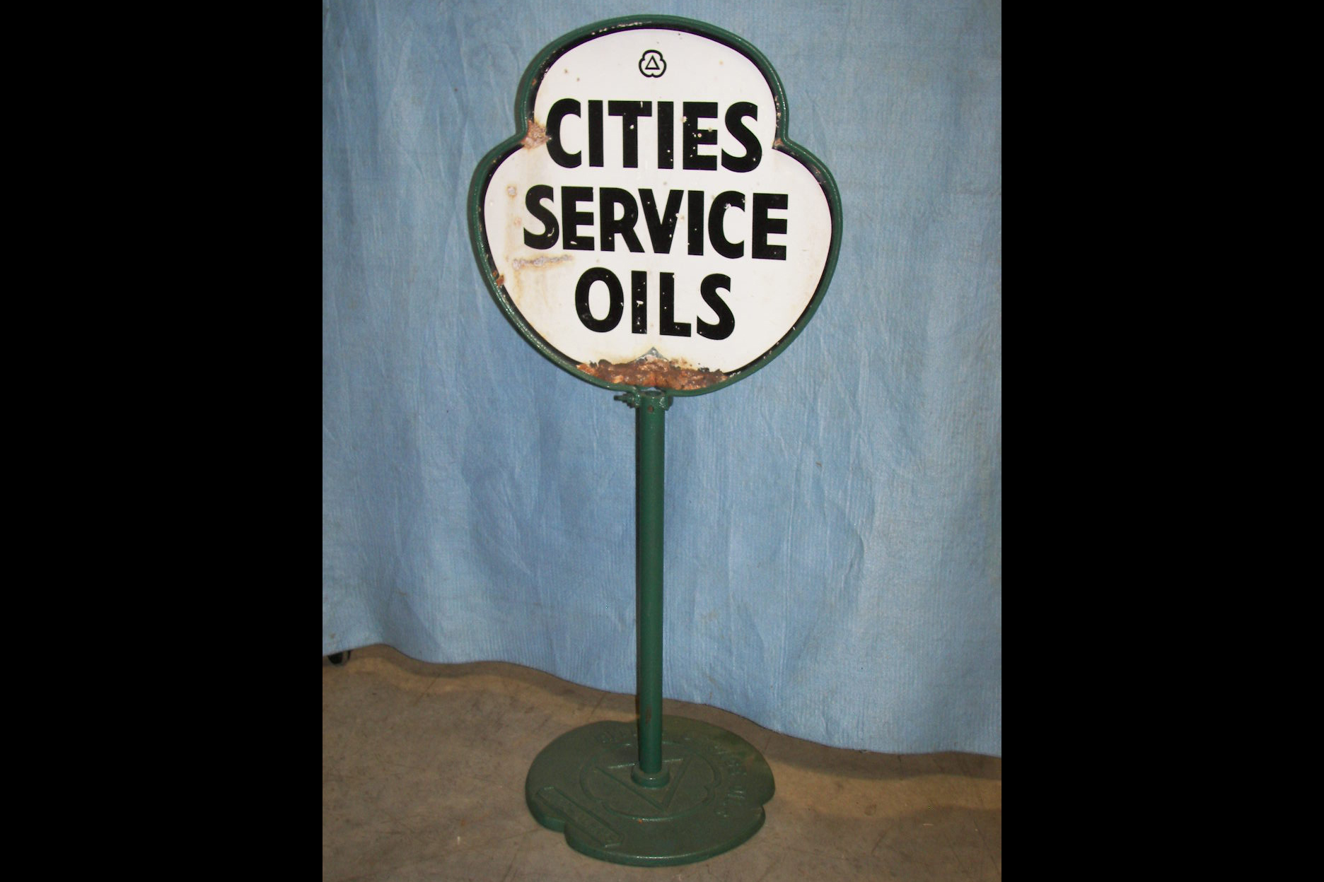 0th Image of a N/A CITIES SERVICE OIL STAND WITH SIGN
