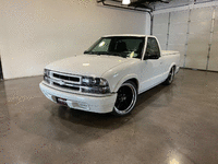Image 1 of 15 of a 2000 CHEVROLET S10