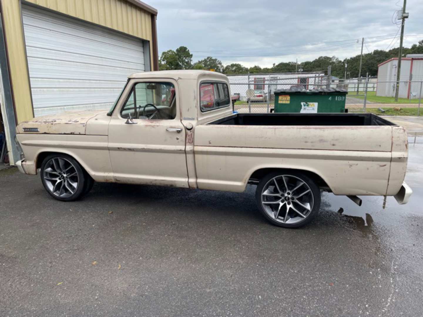 3rd Image of a 1967 FORD F100