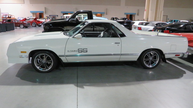 2nd Image of a 1987 CHEVROLET EL CAMINO SS