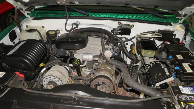 4th Image of a 1999 CHEVROLET C3500