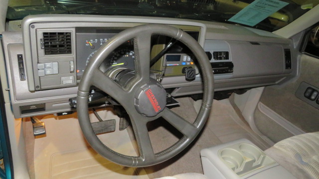 4th Image of a 1994 CHEVROLET C3500
