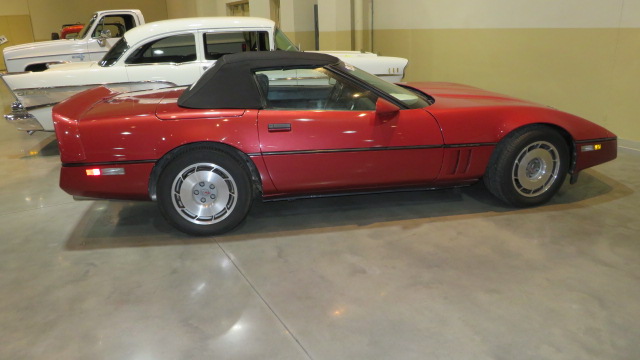 2nd Image of a 1987 CHEVROLET CORVETTE