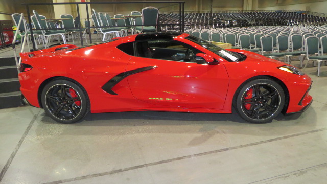 2nd Image of a 2021 CHEVROLET CORVETTE PREMIUM 3LT