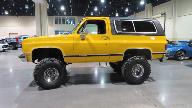 2nd Image of a 1990 CHEVROLET BLAZER V1500