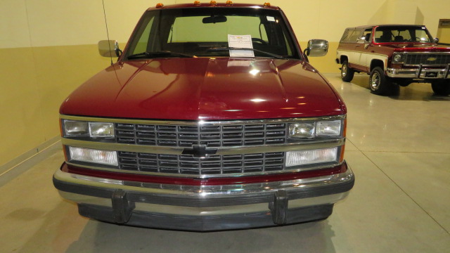 2nd Image of a 1989 CHEVROLET C3500